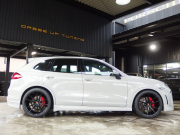 ポルシェ カイエン 正規ディーラー車 右ハンドル EUR-GT ES9-22inアルミ ESダウンサス ESスポーツマフラー 中古車