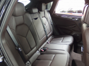 ポルシェ マカン ターボ 正規ディーラー車 スポーツクロノPKG エアサス 21inアルミ コンフォートメモリーPKG エントリドライブ 純正SDナビ 中古車