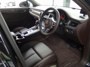 ポルシェ マカン ターボ 正規ディーラー車 スポーツクロノPKG エアサス 21inアルミ コンフォートメモリーPKG エントリドライブ 純正SDナビ 中古車