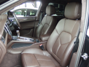 ポルシェ マカン ターボ 正規ディーラー車 スポーツクロノPKG エアサス 21inアルミ コンフォートメモリーPKG エントリドライブ 純正SDナビ 中古車