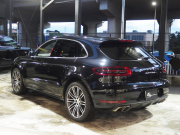 ポルシェ マカン ターボ 正規ディーラー車 スポーツクロノPKG エアサス 21inアルミ コンフォートメモリーPKG エントリドライブ 純正SDナビ 中古車