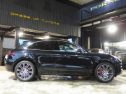 ポルシェ マカン ターボ 正規ディーラー車 スポーツクロノPKG エアサス 21inアルミ コンフォートメモリーPKG エントリドライブ 純正SDナビ 中古車