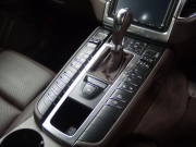 ポルシェ マカン ターボ 正規ディーラー車 スポーツクロノPKG エアサス 21inアルミ コンフォートメモリーPKG エントリドライブ 純正SDナビ 中古車