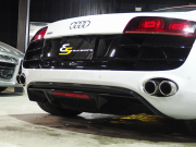 アウディ&nbsp;R8&nbsp;V10 5.2 FSI クワトロ 正規ディーラー車 左ハンドル パワークラフトマフラー 19in アルミ カーボンサイドブレード  カーボンエンジンカバー&nbsp;中古車