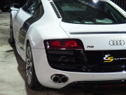 アウディ&nbsp;R8&nbsp;V10 5.2 FSI クワトロ 正規ディーラー車 左ハンドル パワークラフトマフラー 19in アルミ カーボンサイドブレード  カーボンエンジンカバー&nbsp;中古車