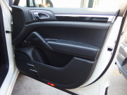 ポルシェ カイエン V6 3.6L 左H ESスポーツマフラー ESダウンサス 社外22inアルミ パノラミックルーフ パークトロニック シートヒーター 中古車