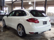 ポルシェ カイエン V6 3.6L 左H ESスポーツマフラー ESダウンサス 社外22inアルミ パノラミックルーフ パークトロニック シートヒーター 中古車