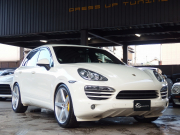 ポルシェ カイエン V6 3.6L 左H ESスポーツマフラー ESダウンサス 社外22inアルミ パノラミックルーフ パークトロニック シートヒーター 中古車