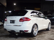 ポルシェ カイエン V6 3.6L 左H ESスポーツマフラー ESダウンサス 社外22inアルミ パノラミックルーフ パークトロニック シートヒーター 中古車