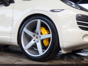 ポルシェ カイエン V6 3.6L 左H ESスポーツマフラー ESダウンサス 社外22inアルミ パノラミックルーフ パークトロニック シートヒーター 中古車