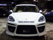 ポルシェ カイエン 正規ディーラー車 右ハンドル EUR-GTエアロ 22inアルミ クルーズコントロール シートヒーター 中古車