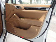 ポルシェ カイエン 正規ディーラー車 右ハンドル EUR-GTエアロ 22inアルミ クルーズコントロール シートヒーター 中古車