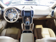 ポルシェ カイエン S　正規ディーラー車　左ハンドル　サンルーフ　社外22inアルミ　シートヒーター　純正HDDナビ 中古車