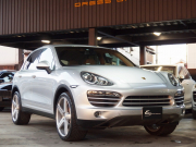 ポルシェ カイエン S　正規ディーラー車　左ハンドル　サンルーフ　社外22inアルミ　シートヒーター　純正HDDナビ 中古車