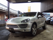 ポルシェ カイエン S　正規ディーラー車　左ハンドル　サンルーフ　社外22inアルミ　シートヒーター　純正HDDナビ 中古車