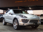 ポルシェ カイエン S　正規ディーラー車　左ハンドル　サンルーフ　社外22inアルミ　シートヒーター　純正HDDナビ 中古車