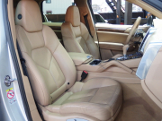 ポルシェ カイエン S　正規ディーラー車　左ハンドル　サンルーフ　社外22inアルミ　シートヒーター　純正HDDナビ 中古車