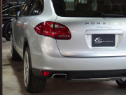 ポルシェ カイエン S　正規ディーラー車　左ハンドル　サンルーフ　社外22inアルミ　シートヒーター　純正HDDナビ 中古車