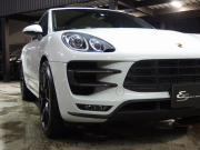 ポルシェ マカン ターボ　正規ディーラー車　ワンオーナー　ES112-22inアルミ　H＆Rダウンサス　PASM　スポーツシート　純正メモリーナビ 中古車