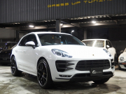 ポルシェ マカン ターボ　正規ディーラー車　ワンオーナー　ES112-22inアルミ　H＆Rダウンサス　PASM　スポーツシート　純正メモリーナビ 中古車