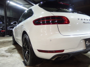 ポルシェ マカン ターボ　正規ディーラー車　ワンオーナー　ES112-22inアルミ　H＆Rダウンサス　PASM　スポーツシート　純正メモリーナビ 中古車