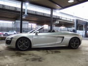 アウディ R8 スパイダー　V10 5.2L　正規ディーラー車　左ハンドル　社外車高調 中古車