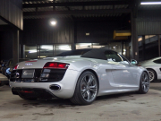 アウディ R8 スパイダー　V10 5.2L　正規ディーラー車　左ハンドル　社外車高調 中古車