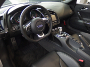 アウディ R8 スパイダー　V10 5.2L　正規ディーラー車　左ハンドル　社外車高調 中古車