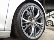 アウディ R8 スパイダー　V10 5.2L　正規ディーラー車　左ハンドル　社外車高調 中古車