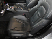 アウディ R8 スパイダー　V10 5.2L　正規ディーラー車　左ハンドル　社外車高調 中古車