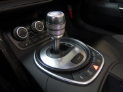 アウディ R8 スパイダー　V10 5.2L　正規ディーラー車　左ハンドル　社外車高調 中古車