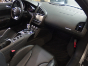 アウディ R8 スパイダー　V10 5.2L　正規ディーラー車　左ハンドル　社外車高調 中古車