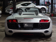 アウディ R8 スパイダー　V10 5.2L　正規ディーラー車　左ハンドル　社外車高調 中古車