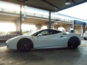 フェラーリ 488GTB レッドレザーシート　LEDカーボンコンビステアリング　純正マフラー可変バルブリモコン　 中古車