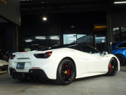 フェラーリ 488GTB レッドレザーシート　LEDカーボンコンビステアリング　純正マフラー可変バルブリモコン　 中古車