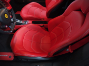 フェラーリ 488GTB レッドレザーシート　LEDカーボンコンビステアリング　純正マフラー可変バルブリモコン　 中古車