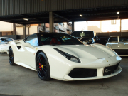 フェラーリ 488GTB レッドレザーシート　LEDカーボンコンビステアリング　純正マフラー可変バルブリモコン　 中古車