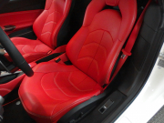 フェラーリ 488GTB レッドレザーシート　LEDカーボンコンビステアリング　純正マフラー可変バルブリモコン　 中古車