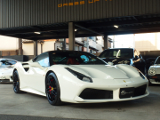 フェラーリ 488GTB レッドレザーシート　LEDカーボンコンビステアリング　純正マフラー可変バルブリモコン　 中古車