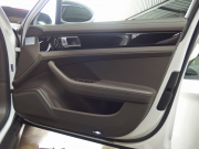 ポルシェ&nbsp;パナメーラ&nbsp;正規ディーラー車　右ハンドル　エントリードライブ&nbsp;中古車