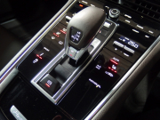 ポルシェ&nbsp;パナメーラ&nbsp;正規ディーラー車　右ハンドル　エントリードライブ&nbsp;中古車