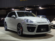 ポルシェ&nbsp;カイエン&nbsp;S　正規ディーラー車　左ハンドル　EURエアロ　外22inアルミ　ダウンサス　サンルーフ&nbsp;中古車