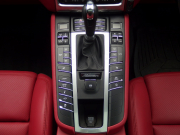 ポルシェ マカン ターボ　スポーツクロノPKG　EURエアロ　パノラマガラスルーフ　レッドレザー　管理ユーザー様下取り 中古車