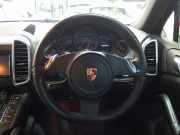 ポルシェ&nbsp;カイエン&nbsp;V6 3.6L 正規ディーラー車　サンルーフ　ルーフレール　社外20インチアルミ&nbsp;中古車