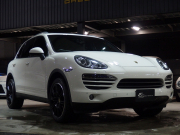 ポルシェ&nbsp;カイエン&nbsp;V6 3.6L 正規ディーラー車　サンルーフ　ルーフレール　社外20インチアルミ&nbsp;中古車