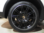 ポルシェ&nbsp;カイエン&nbsp;V6 3.6L 正規ディーラー車　サンルーフ　ルーフレール　社外20インチアルミ&nbsp;中古車