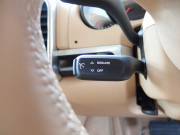 ポルシェ カイエン 正規ディーラー車　右ハンドル　ベージュレザー　シートヒーター　オートテールゲート 中古車