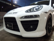 ポルシェ カイエン 正規ディーラー車 右ハンドル EUR-GTエアロ 22inアルミ クルーズコントロール シートヒーター 中古車