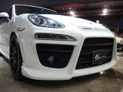 ポルシェ カイエン 正規ディーラー車 右ハンドル EUR-GTエアロ 22inアルミ クルーズコントロール シートヒーター 中古車