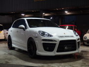 ポルシェ カイエン 正規ディーラー車 右ハンドル EUR-GTエアロ 22inアルミ クルーズコントロール シートヒーター 中古車